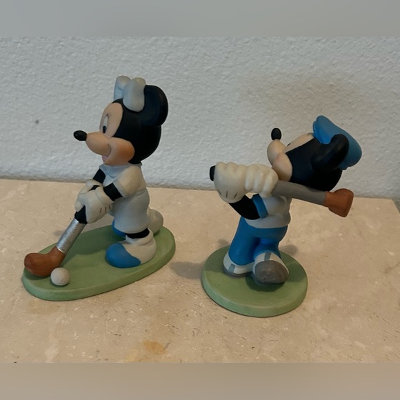Mickey and Minnie Mouse golfer figurines. - Picture 2 of 12